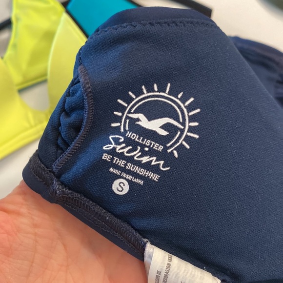 BUNDLE! 2 Swim Tops,1 Pair of Shorts , 2Bras! All size S & XS - Picture 5 of 11